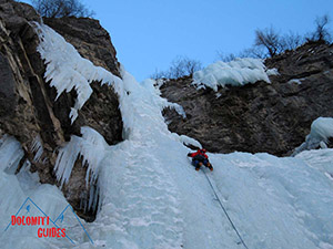 corso arrampicata su ghiaccio dolomiti guides